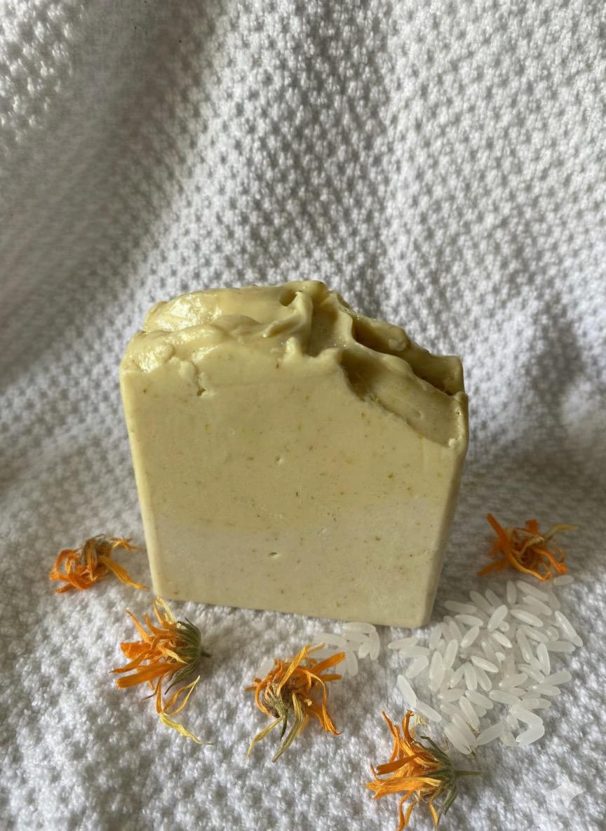 Luminous | Jabón artesanal de Arroz y Caléndula | Hidratante, Calmante y Natural para Piel Sensible – Zalis Natural